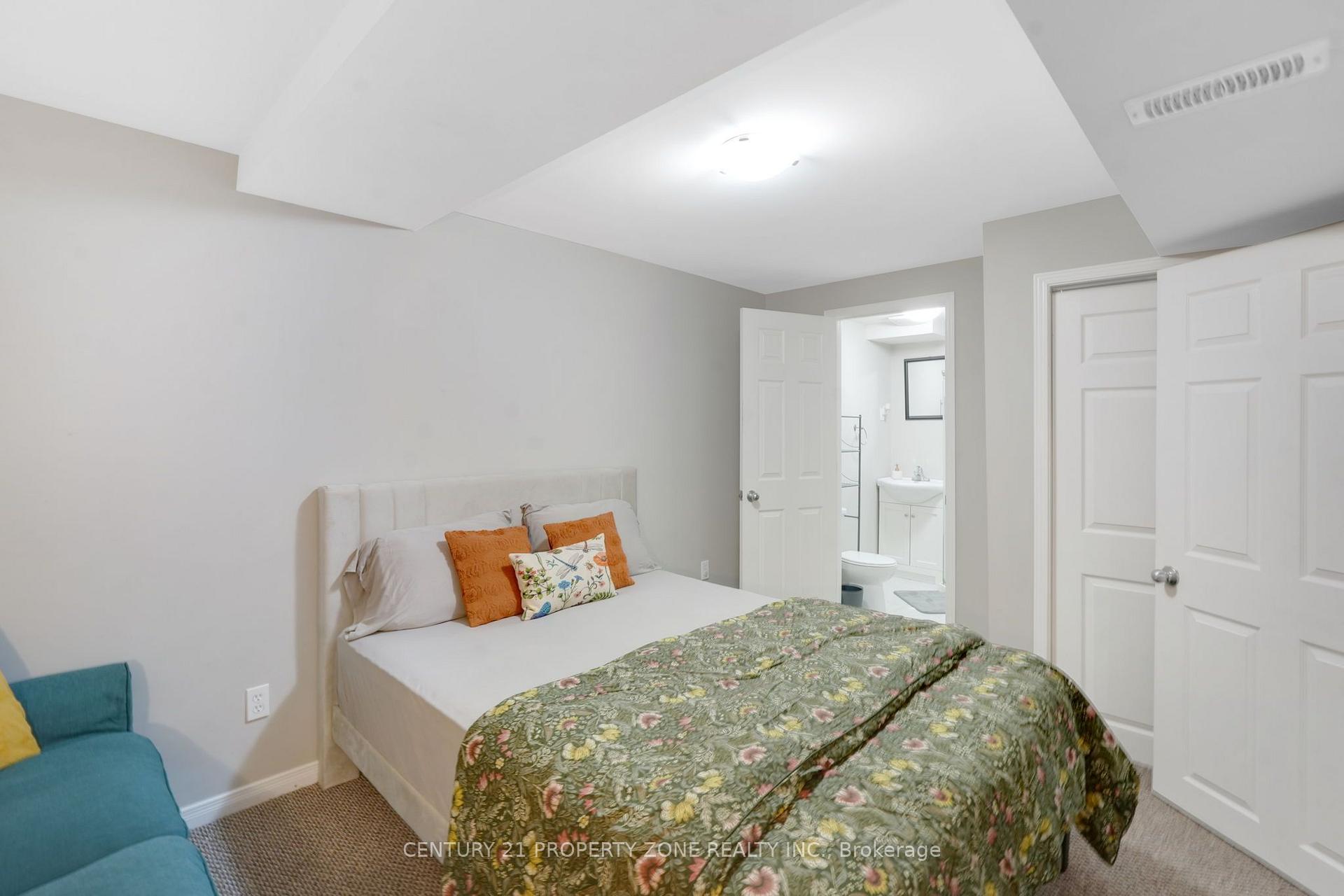 Photo 34 of 550 Stonehenge Drive, Hamilton, Meadowlands — HOMEH