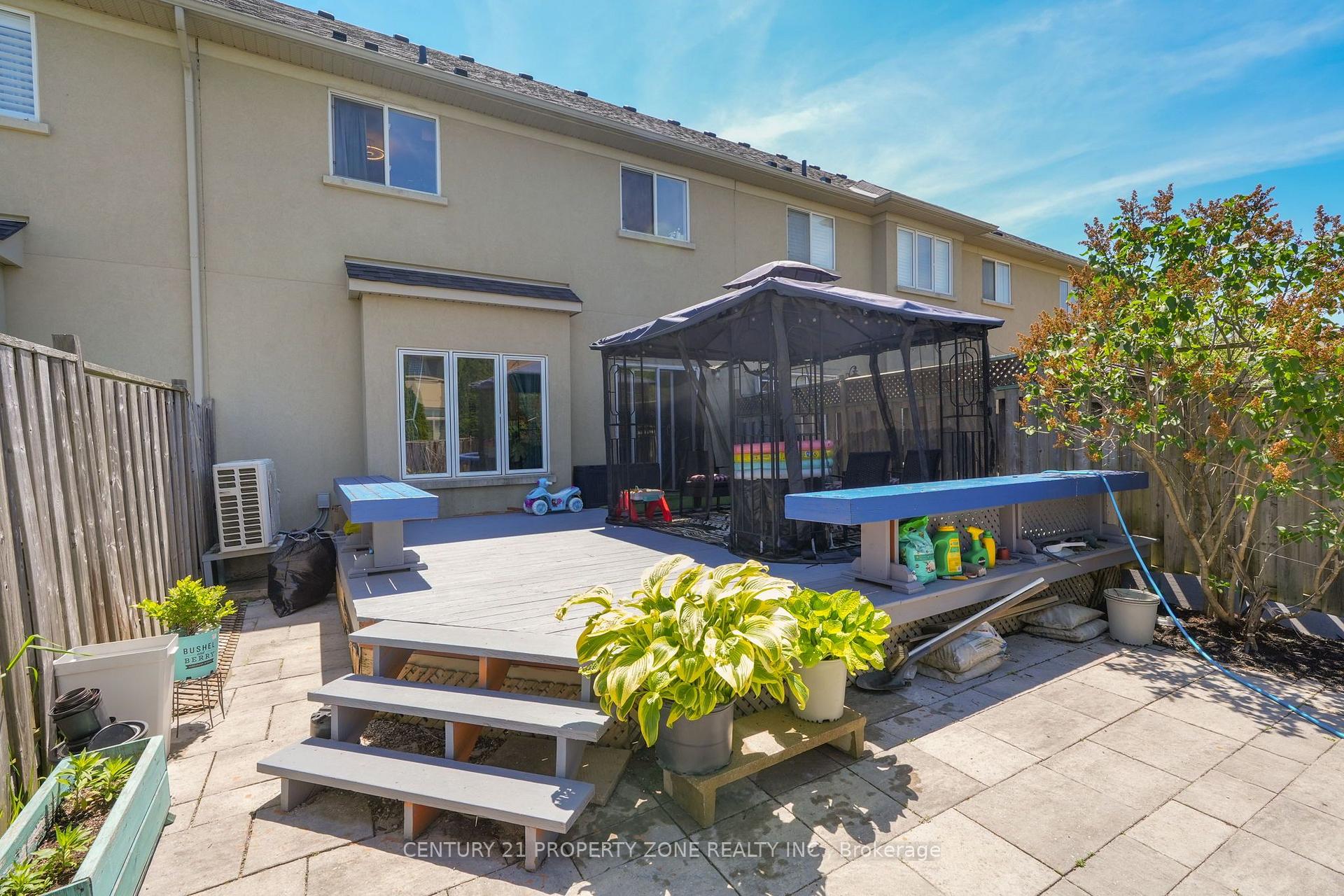 Photo 40 of 550 Stonehenge Drive, Hamilton, Meadowlands — HOMEH
