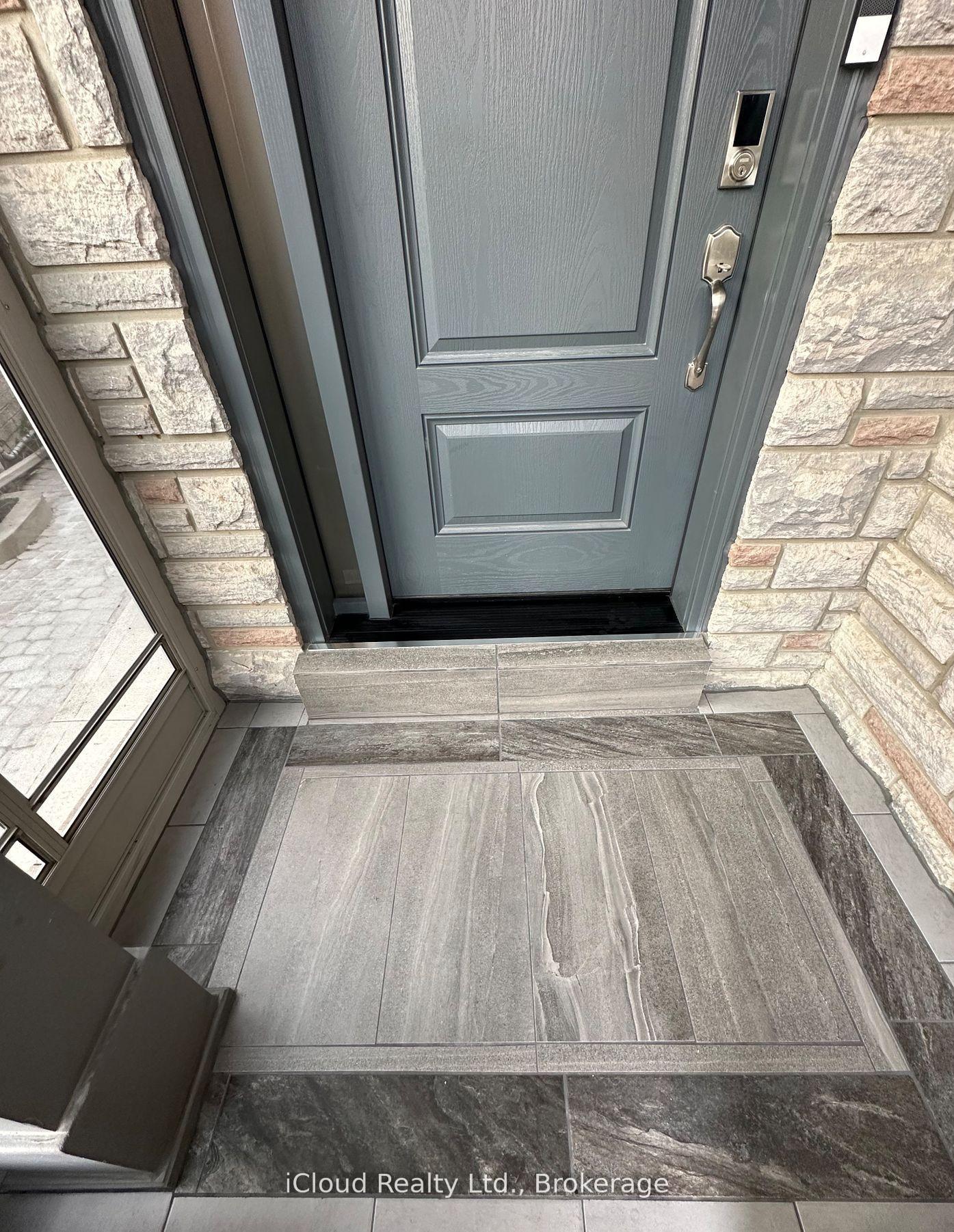 Photo 3 of 36 Pacific Wind Crescent, Brampton, Sandringham-Wellington — HOMEH