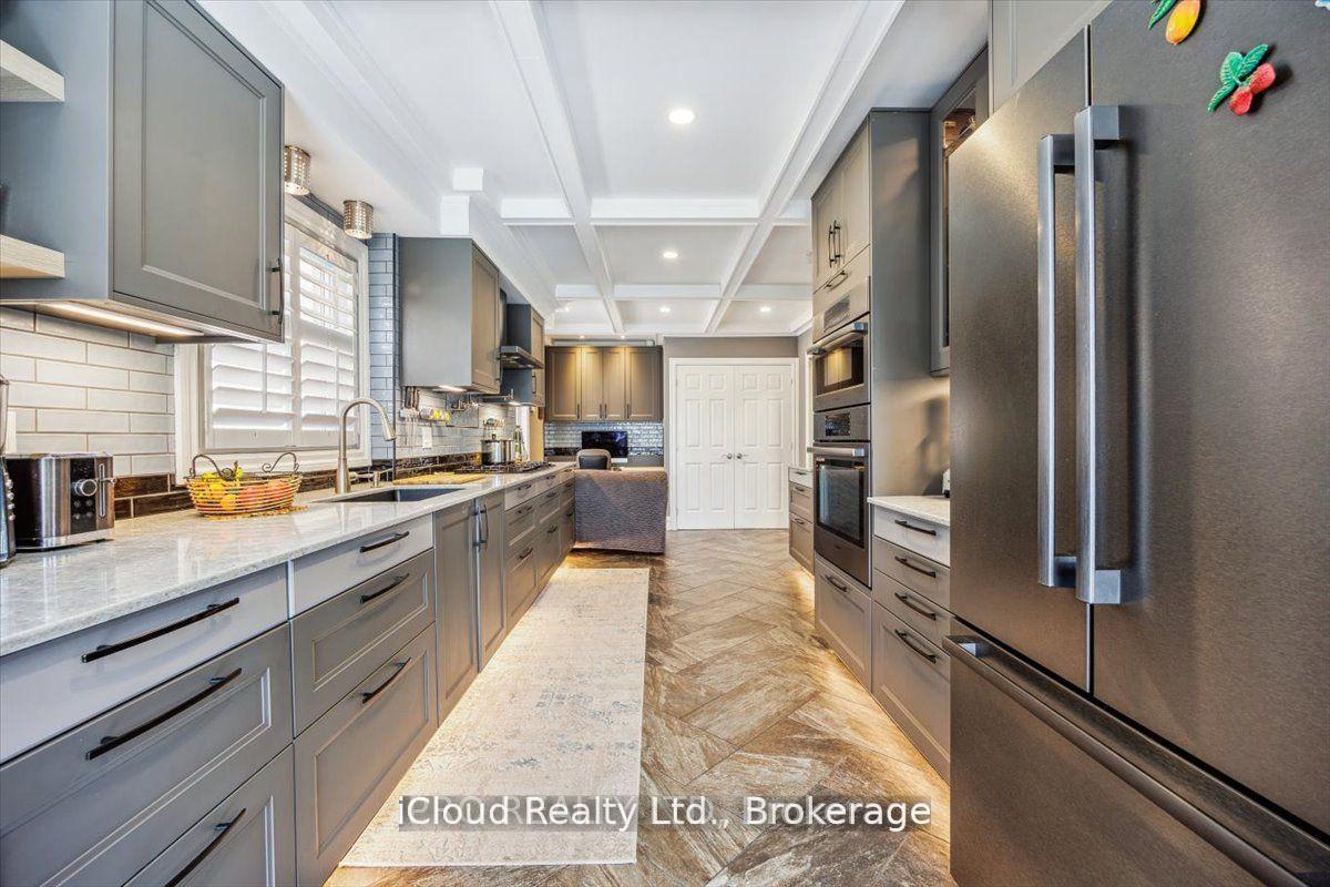 Photo 12 of 36 Pacific Wind Crescent, Brampton, Sandringham-Wellington — HOMEH