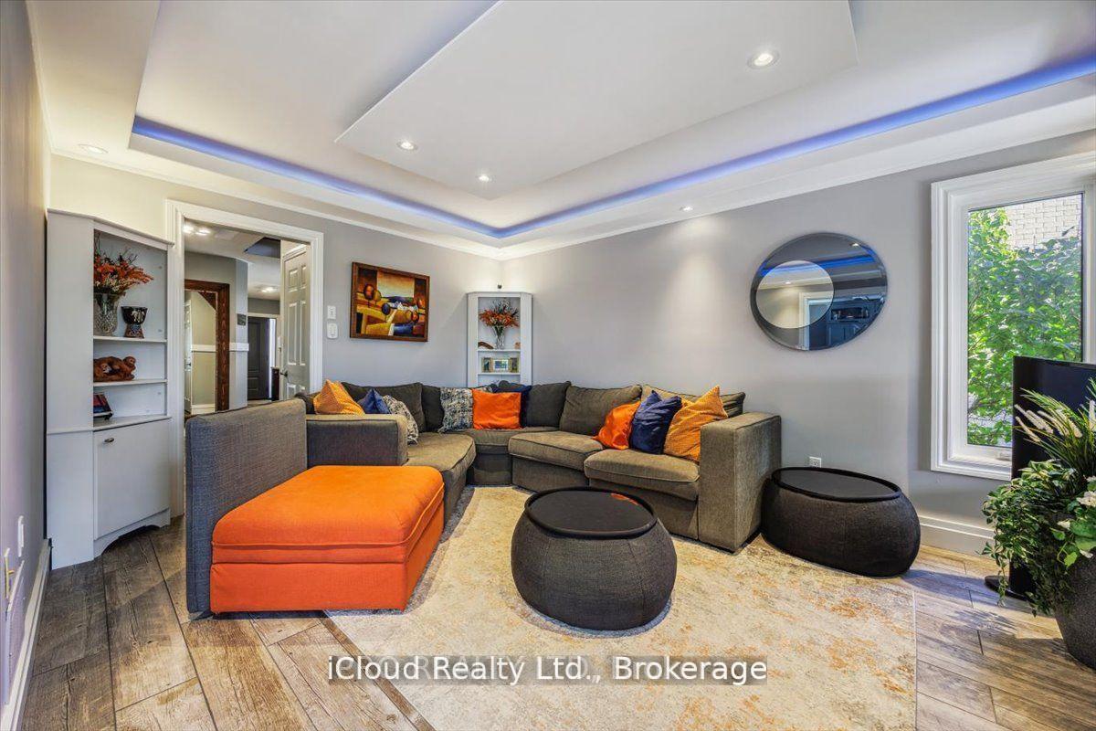 Photo 17 of 36 Pacific Wind Crescent, Brampton, Sandringham-Wellington — HOMEH