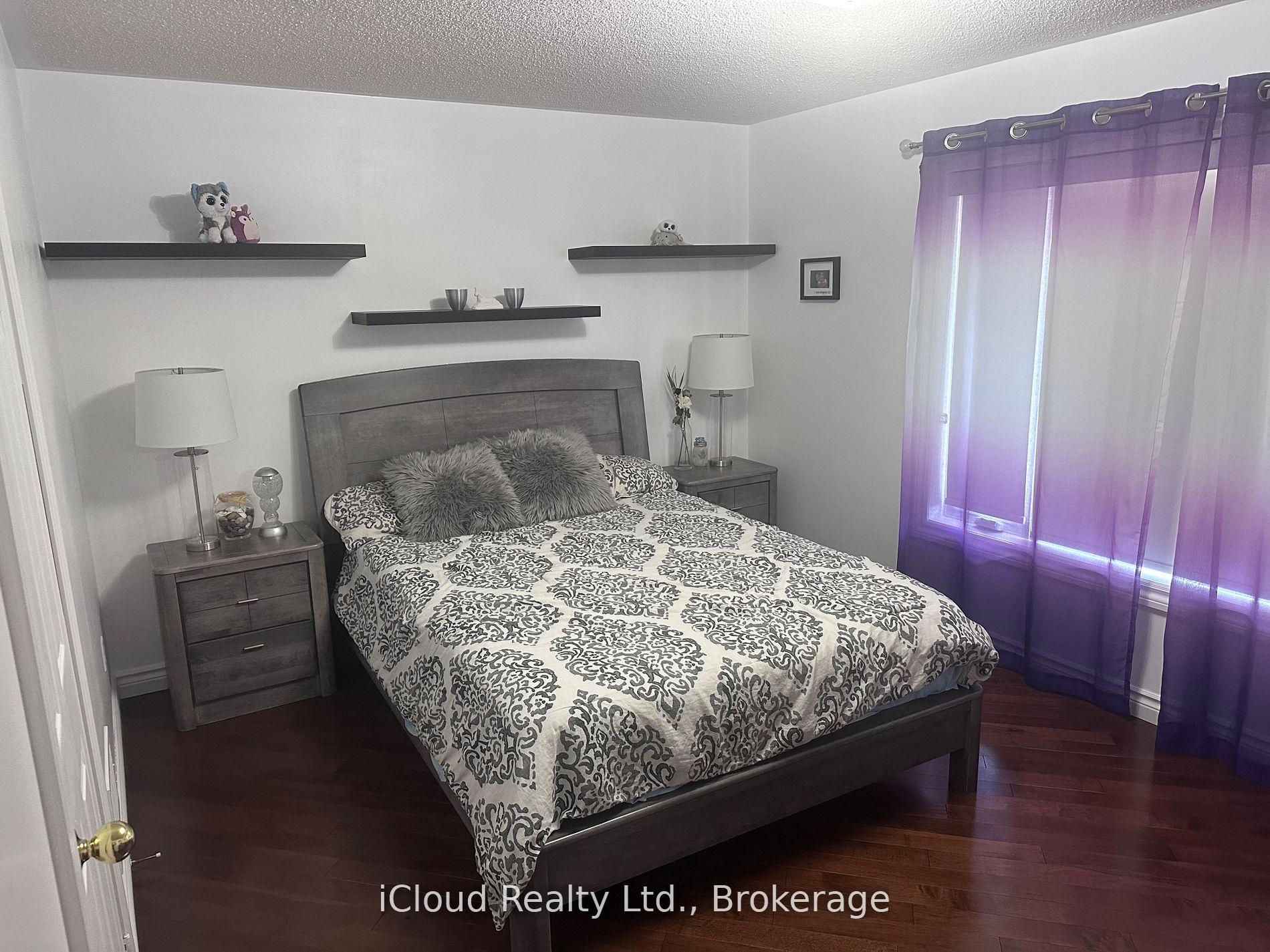 Photo 32 of 36 Pacific Wind Crescent, Brampton, Sandringham-Wellington — HOMEH