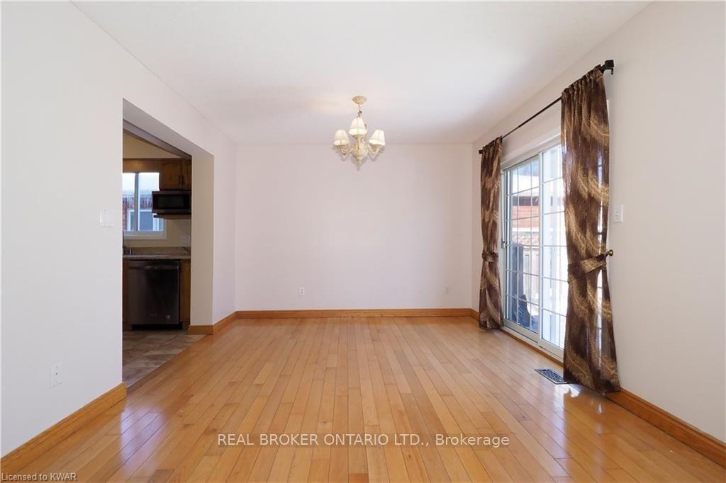 Photo 9 of Unit Unit A, 258 Inverhuron Crescent, Waterloo, Conservation Meadows — HOMEH