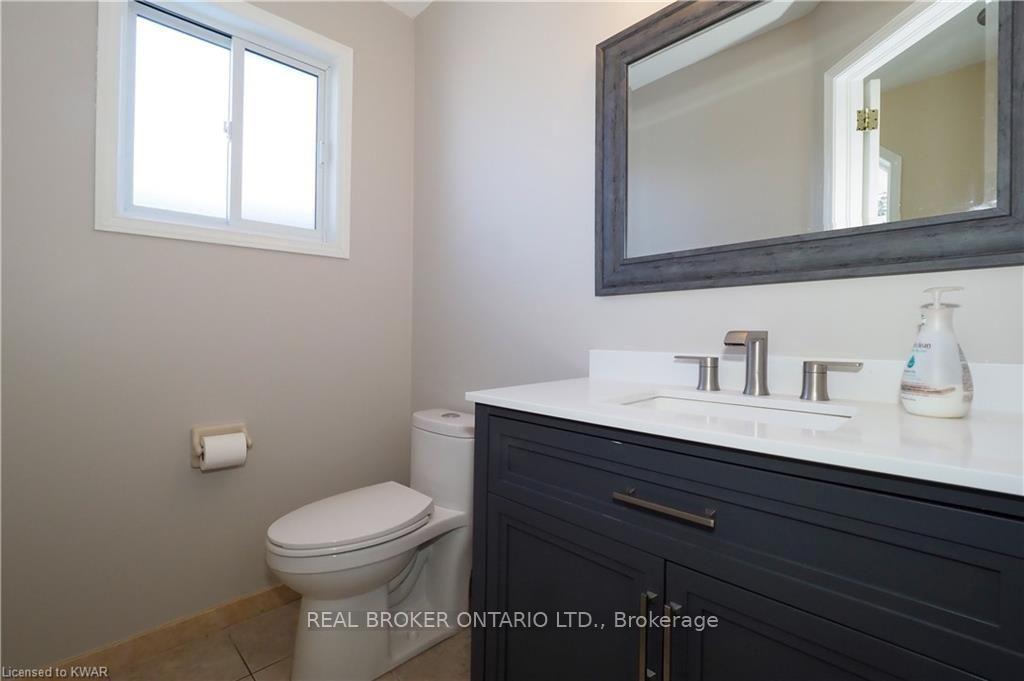 Photo 13 of Unit Unit A, 258 Inverhuron Crescent, Waterloo, Conservation Meadows — HOMEH
