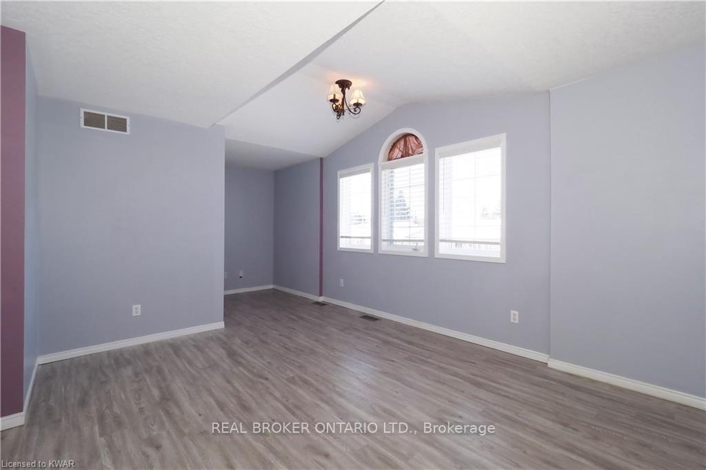 Photo 17 of Unit Unit A, 258 Inverhuron Crescent, Waterloo, Conservation Meadows — HOMEH