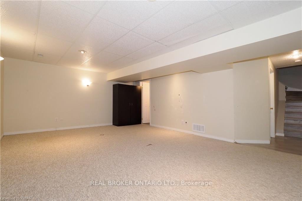 Photo 32 of Unit Unit A, 258 Inverhuron Crescent, Waterloo, Conservation Meadows — HOMEH