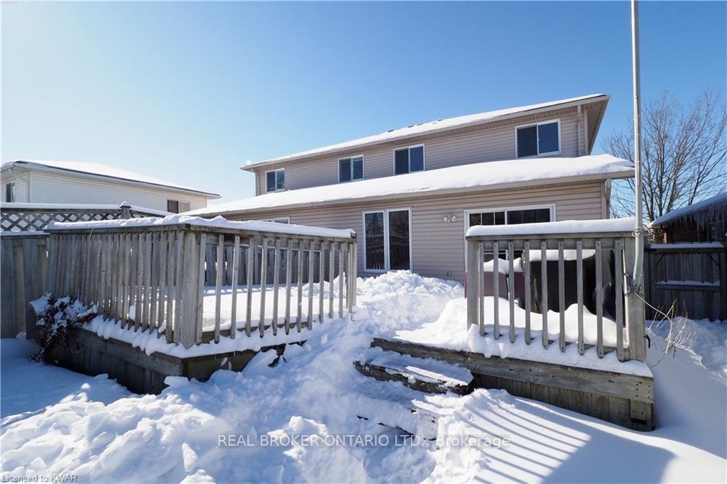 Photo 35 of Unit Unit A, 258 Inverhuron Crescent, Waterloo, Conservation Meadows — HOMEH
