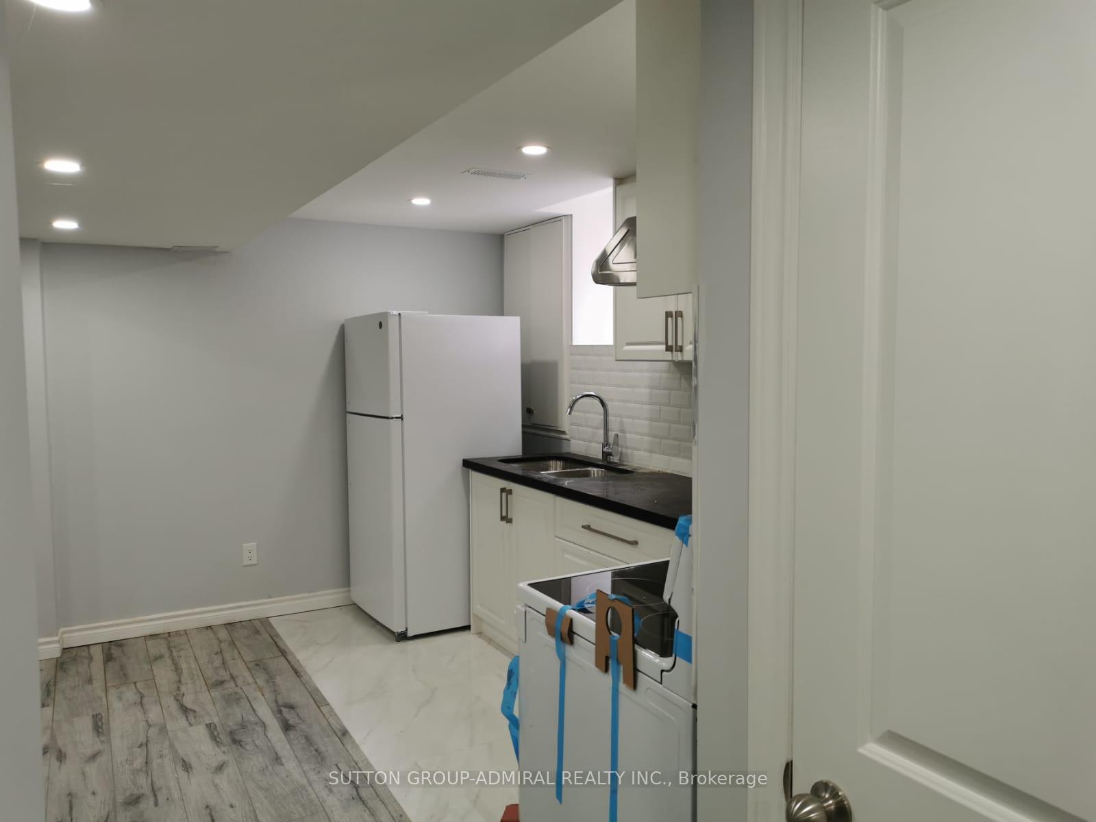 Photo 4 of 339 Brownridge Drive, Vaughan, Brownridge — HOMEH