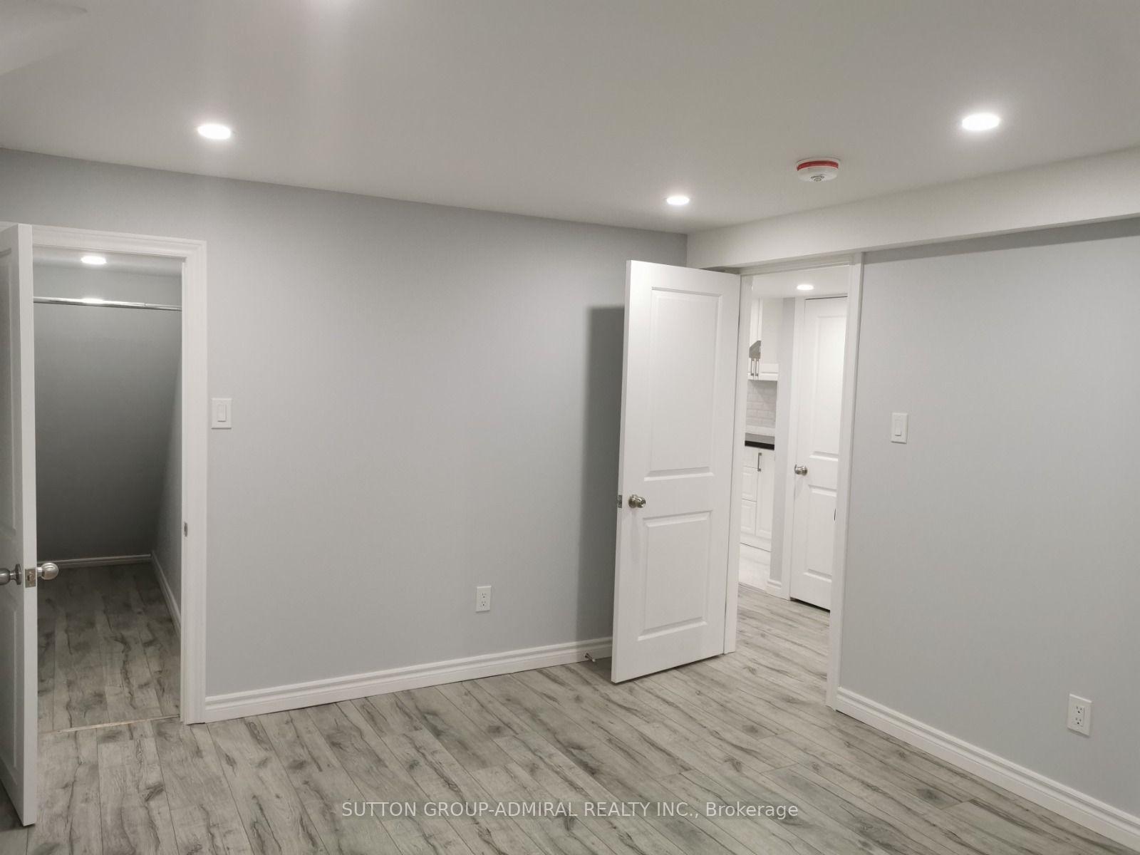 Photo 7 of 339 Brownridge Drive, Vaughan, Brownridge — HOMEH