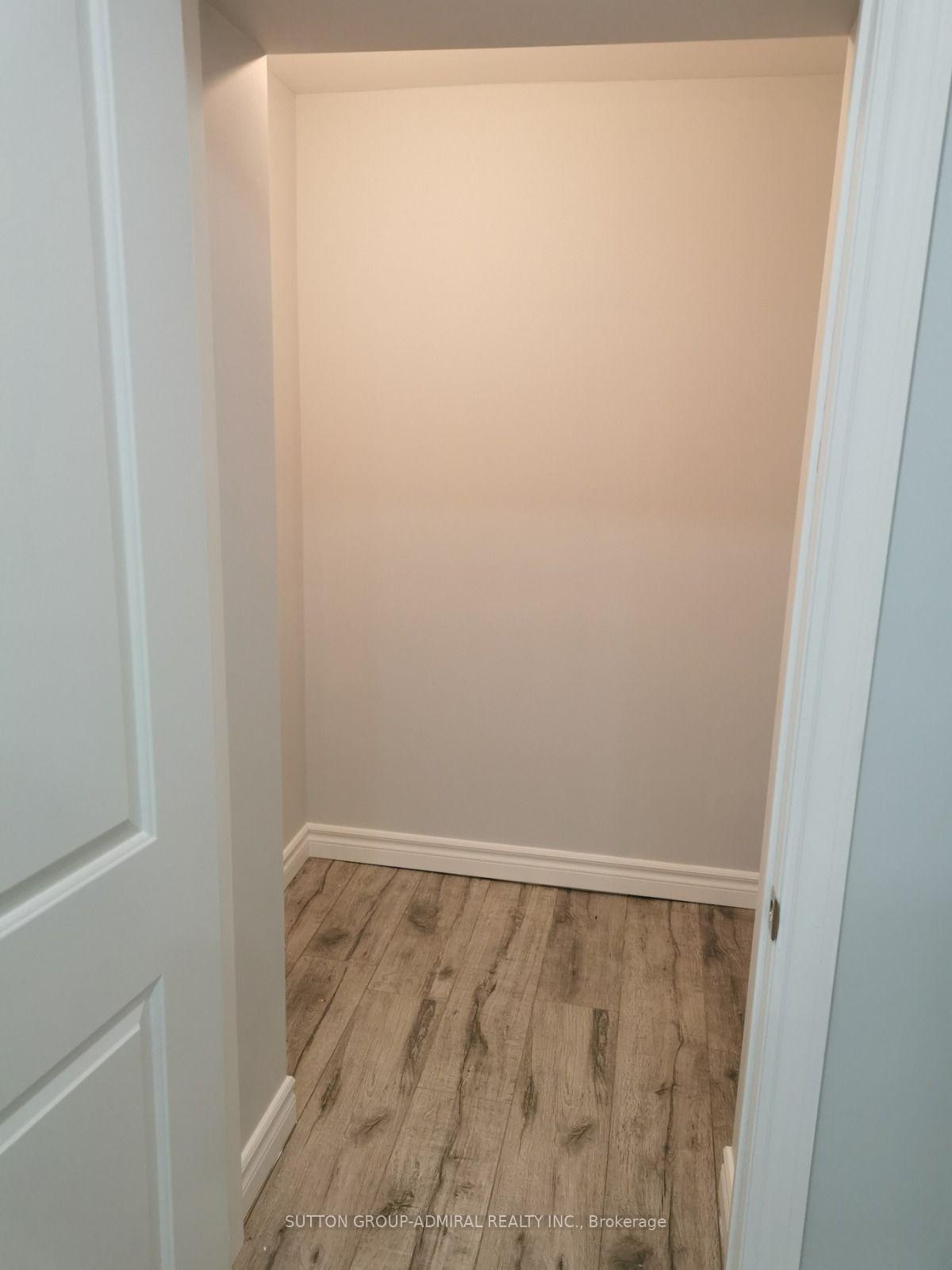 Photo 8 of 339 Brownridge Drive, Vaughan, Brownridge — HOMEH