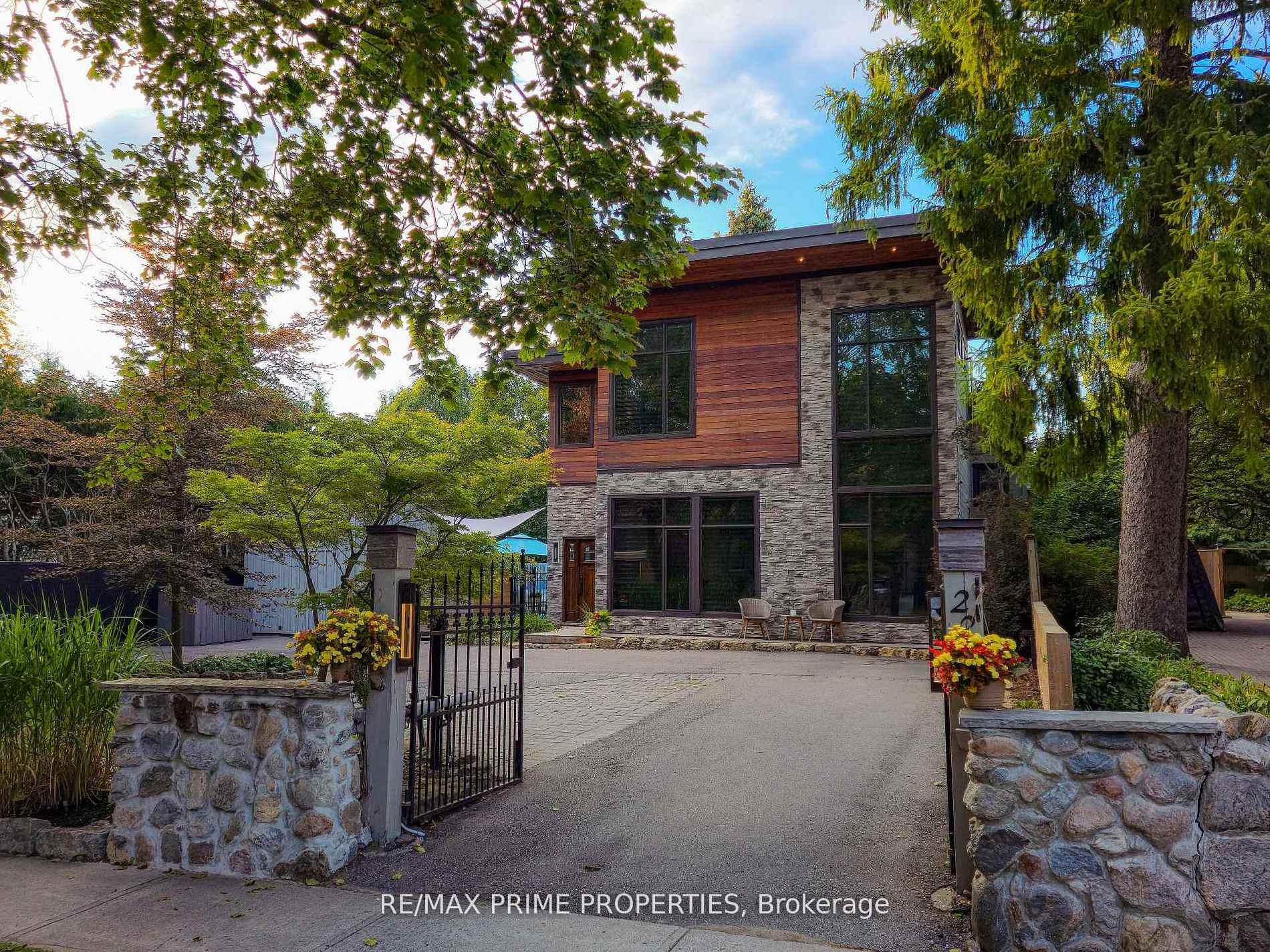 Photo 1 of 227 Second Street, Whitchurch-Stouffville, Stouffville — HOMEH