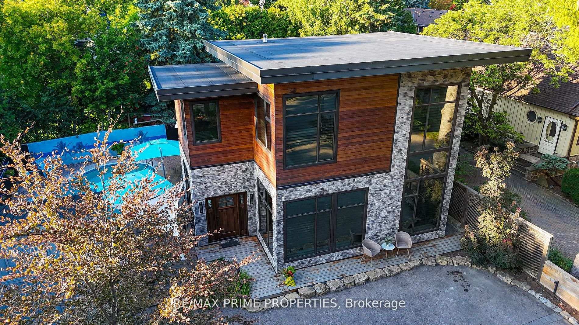 Photo 2 of 227 Second Street, Whitchurch-Stouffville, Stouffville — HOMEH