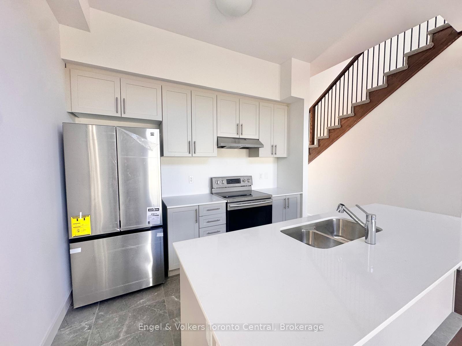 Photo 3 of 184 Stoneleigh Drive, Blue Mountains — HOMEH