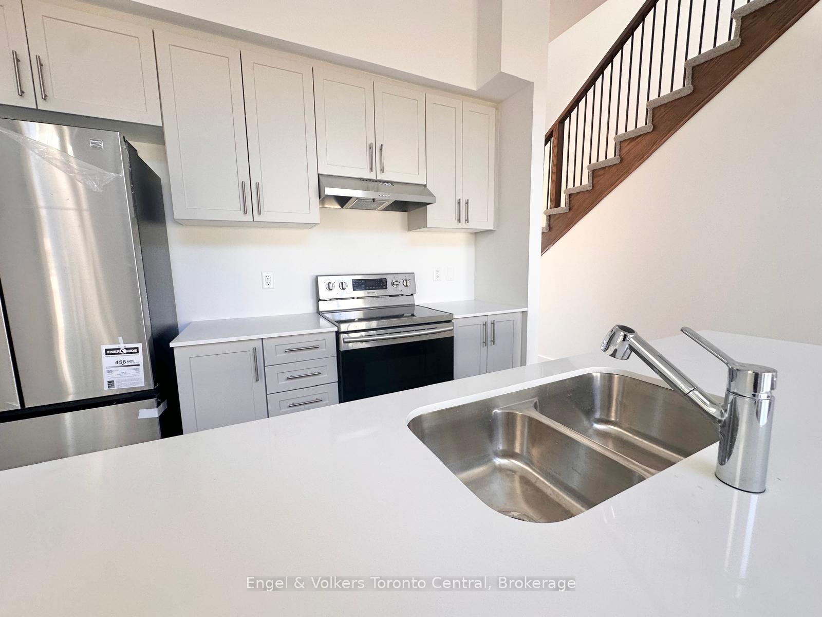 Photo 4 of 184 Stoneleigh Drive, Blue Mountains — HOMEH