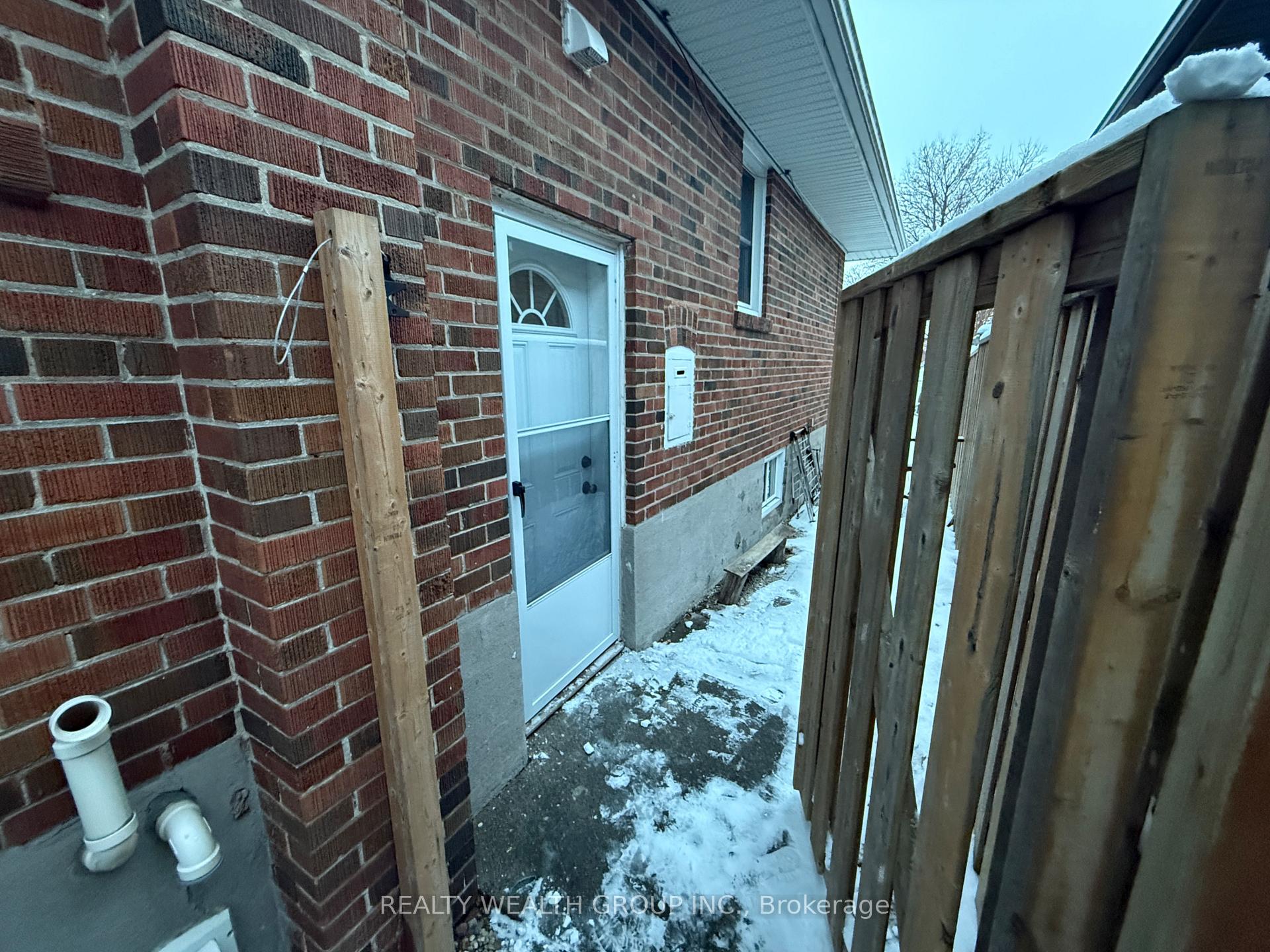 Photo 2 of Unit Bsmt, 82 Elvaston Drive, North York, Victoria Village — HOMEH