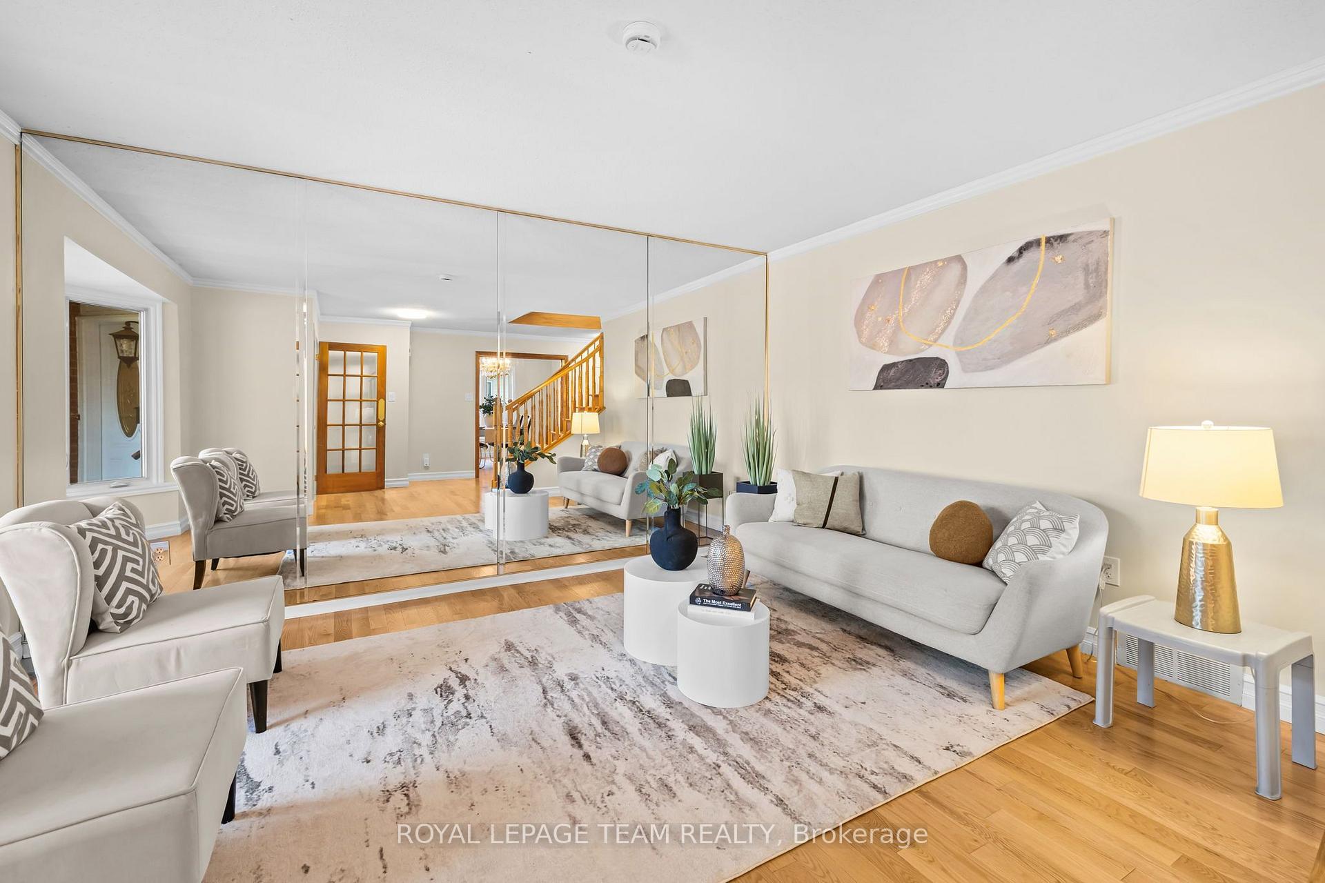 Photo 4 of 1040 Karsh Drive, Ottawa, Hunt Club Park — HOMEH