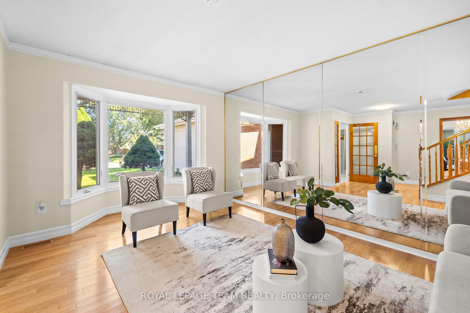 Photo 5 of 1040 Karsh Drive, Ottawa, Hunt Club Park — HOMEH