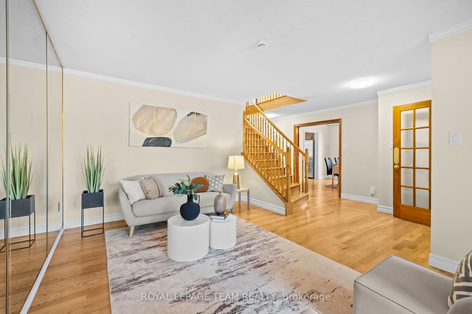 Photo 6 of 1040 Karsh Drive, Ottawa, Hunt Club Park — HOMEH