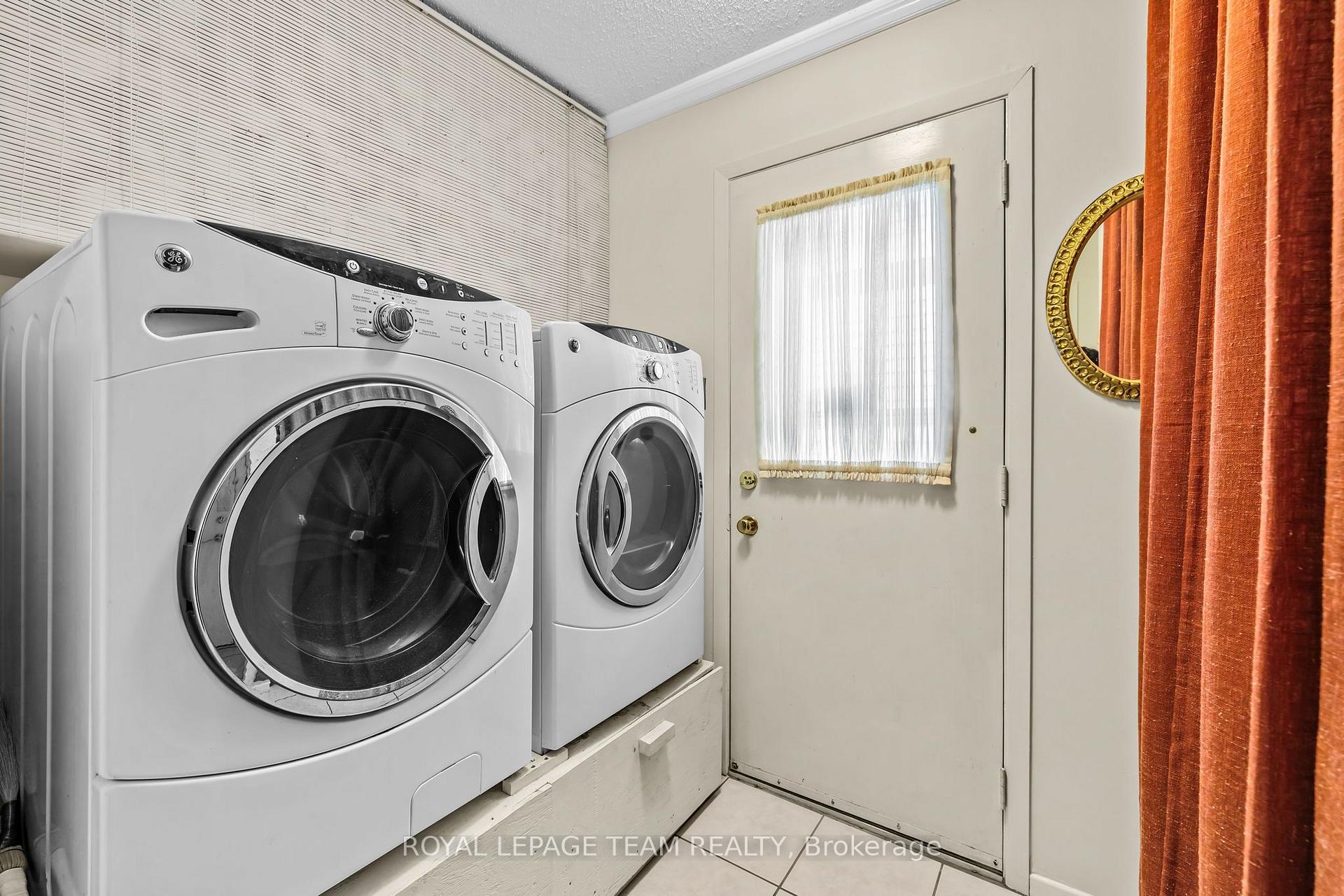 Photo 19 of 1040 Karsh Drive, Ottawa, Hunt Club Park — HOMEH