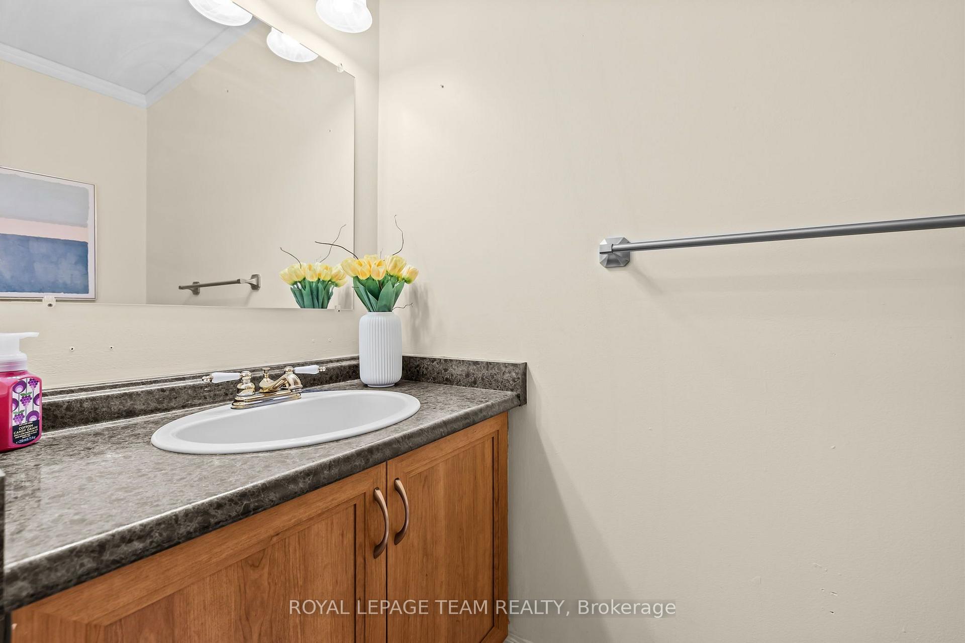 Photo 20 of 1040 Karsh Drive, Ottawa, Hunt Club Park — HOMEH