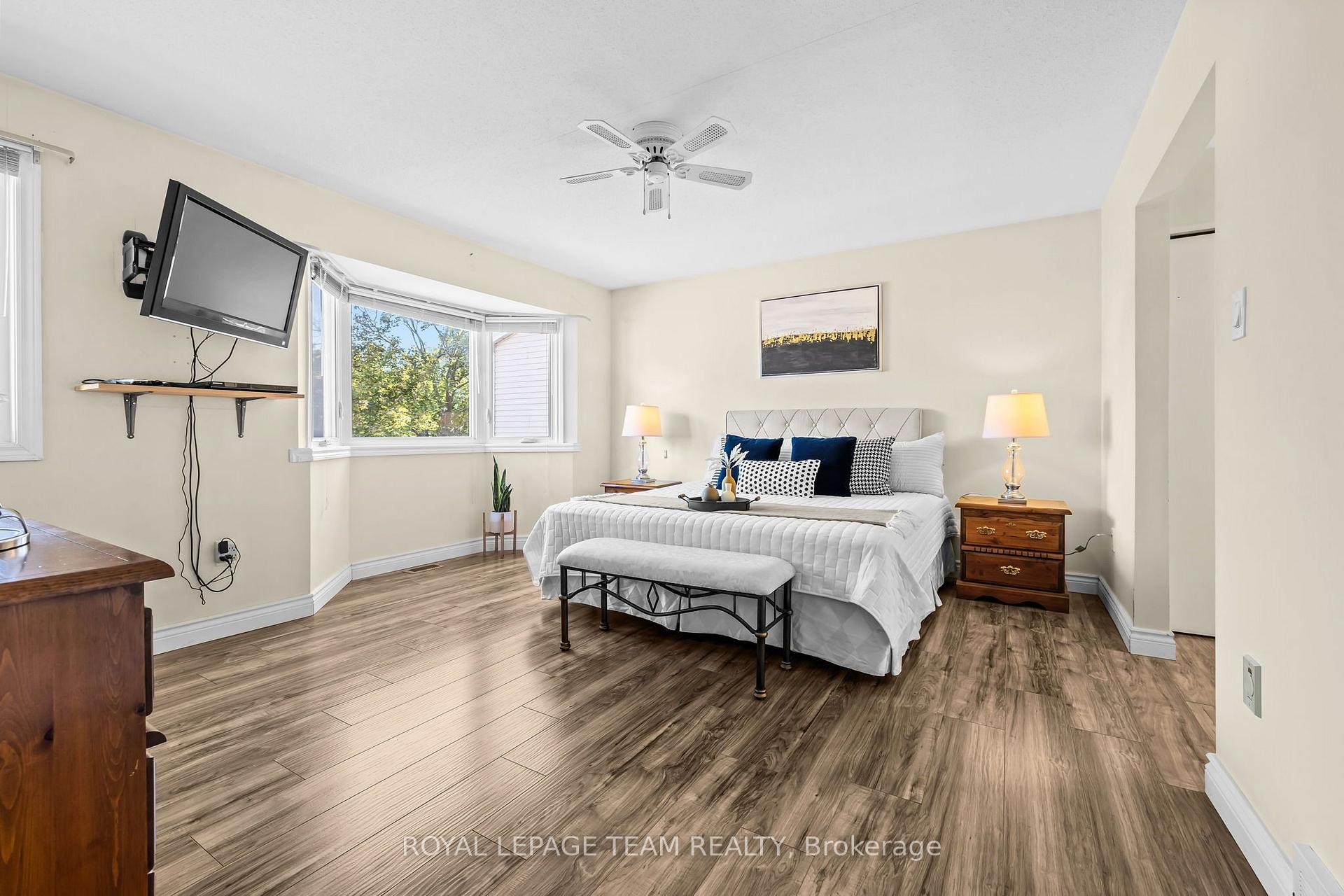 Photo 21 of 1040 Karsh Drive, Ottawa, Hunt Club Park — HOMEH