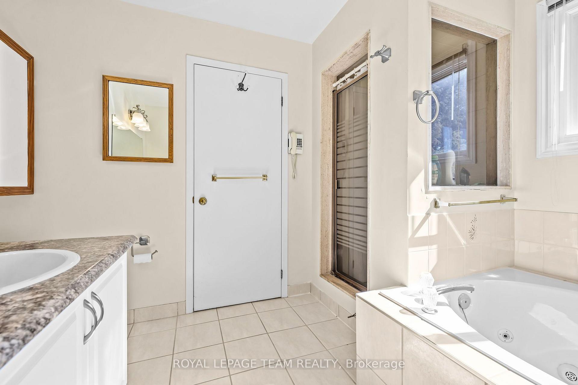 Photo 25 of 1040 Karsh Drive, Ottawa, Hunt Club Park — HOMEH