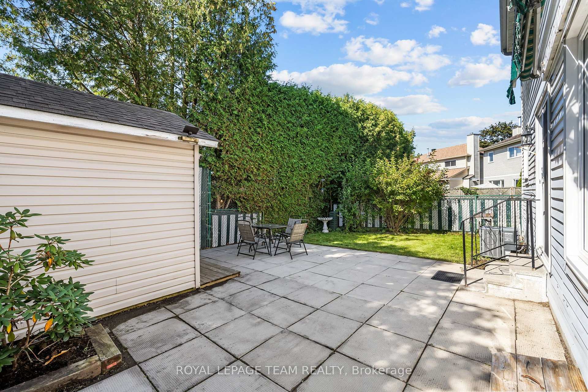 Photo 37 of 1040 Karsh Drive, Ottawa, Hunt Club Park — HOMEH