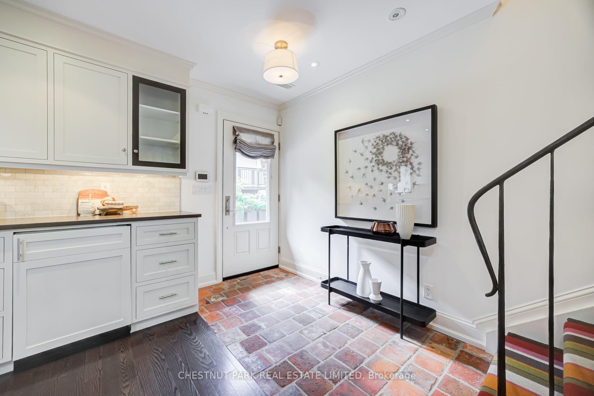 Photo 4 of Unit 4, 76 Birch Avenue, Toronto, Yonge-St. Clair — HOMEH