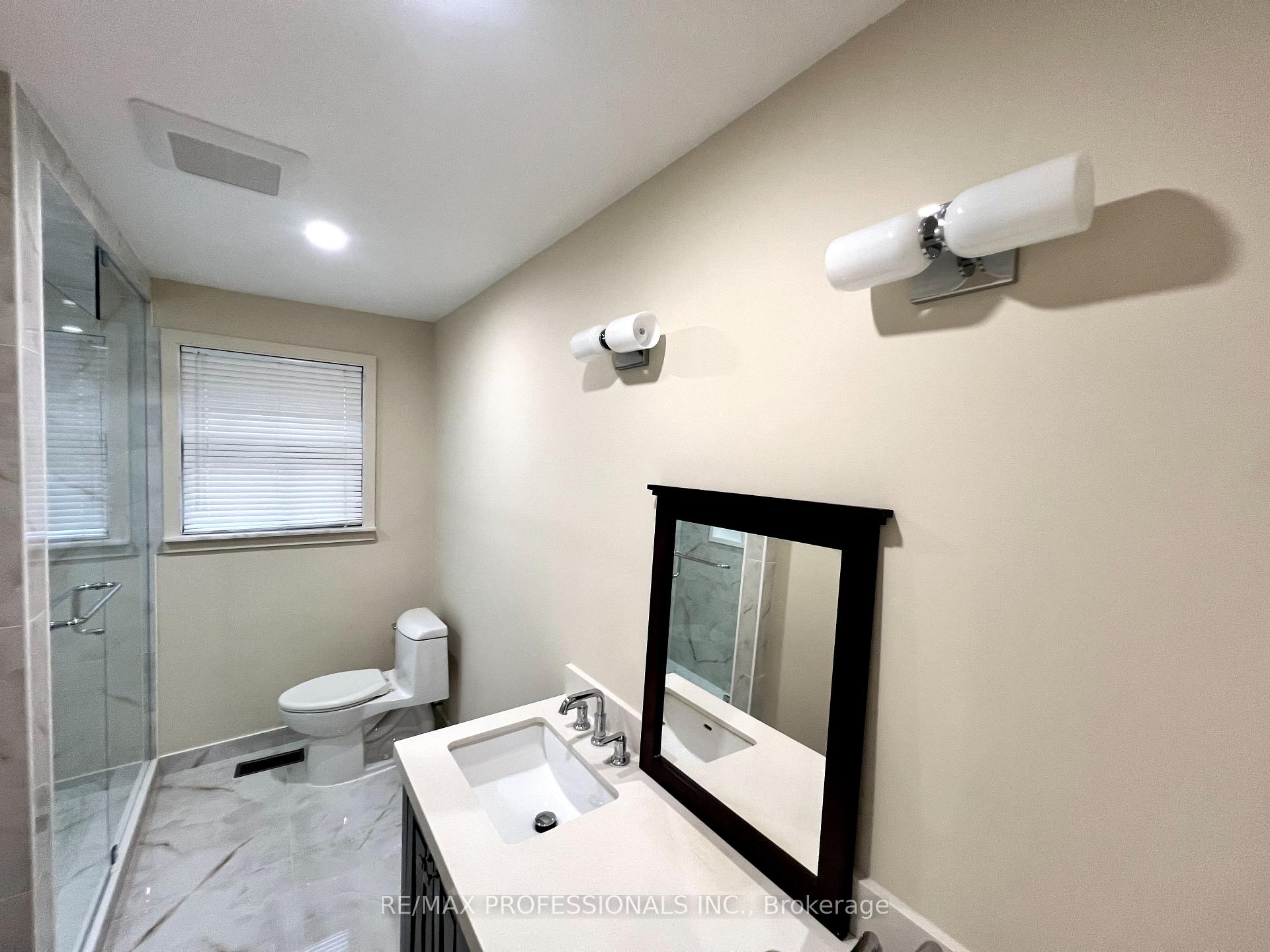 Photo 14 of 30 Lemonwood Drive, Etobicoke, Edenbridge-Humber Valley — HOMEH
