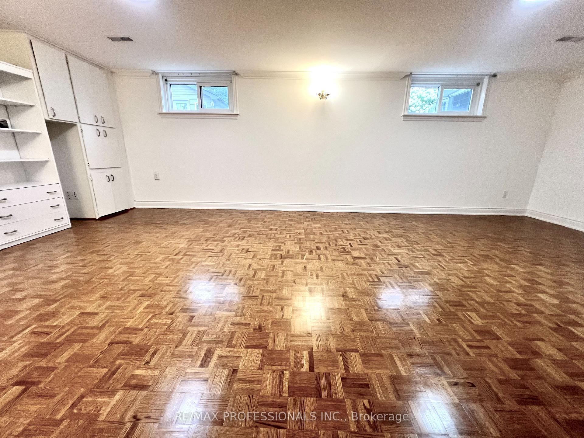 Photo 19 of 30 Lemonwood Drive, Etobicoke, Edenbridge-Humber Valley — HOMEH