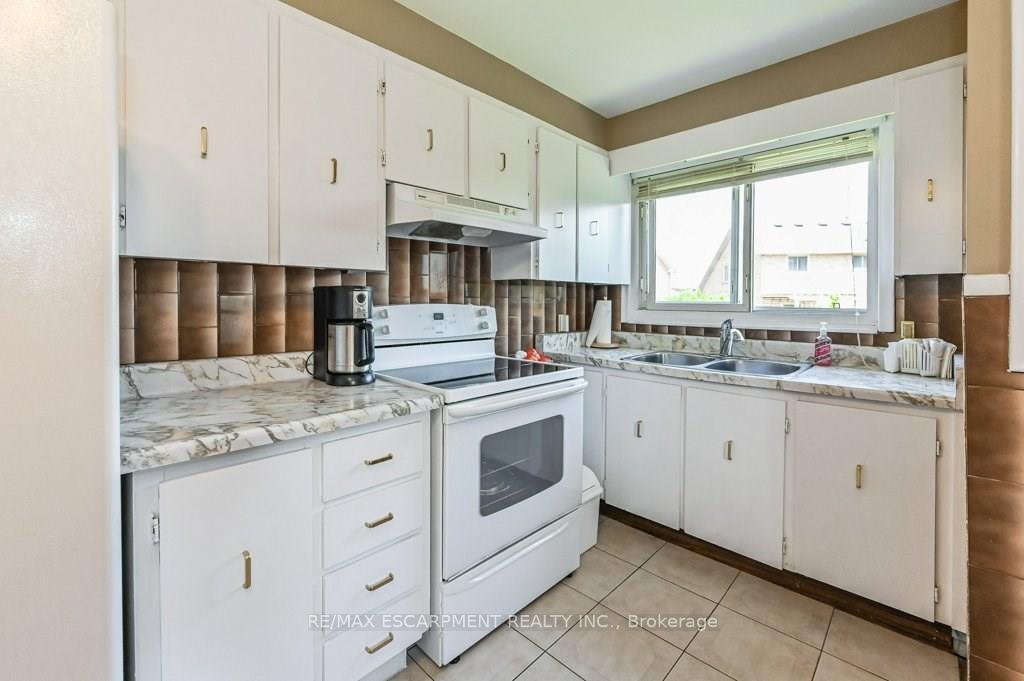 Photo 9 of 641 Limeridge Road E, Hamilton, Thorner — HOMEH