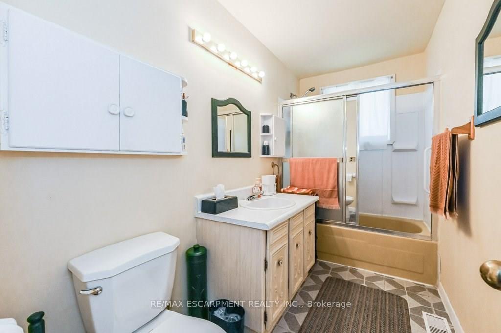Photo 15 of 641 Limeridge Road E, Hamilton, Thorner — HOMEH