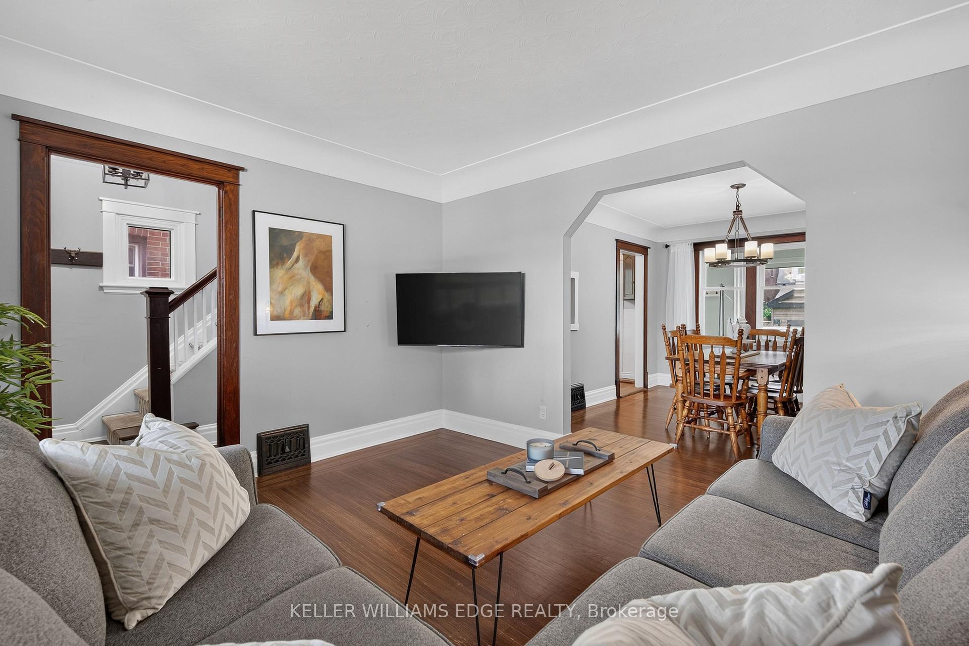 Photo 4 of 147 Melrose Avenue N, Hamilton, Stipley — HOMEH