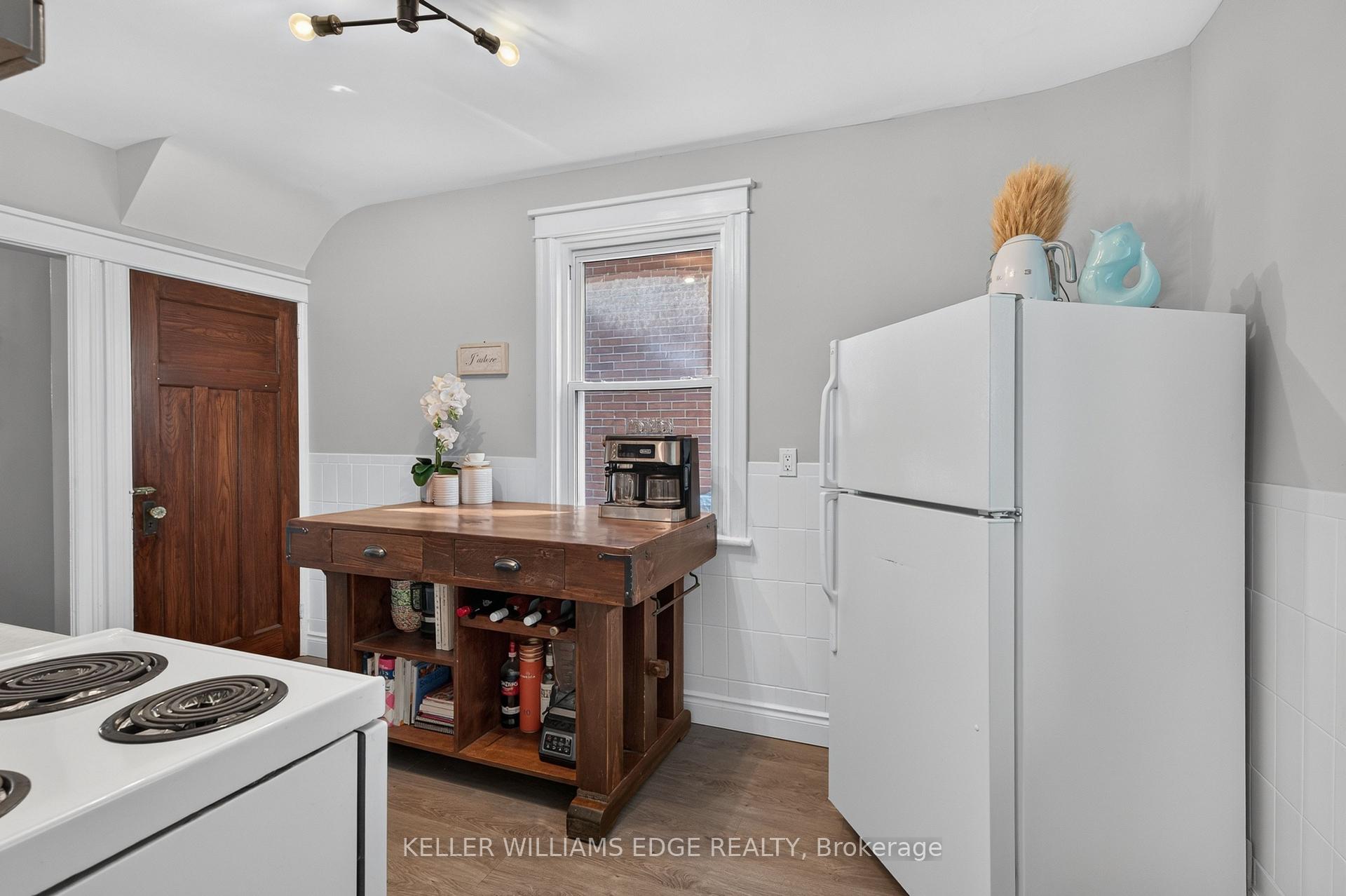 Photo 8 of 147 Melrose Avenue N, Hamilton, Stipley — HOMEH