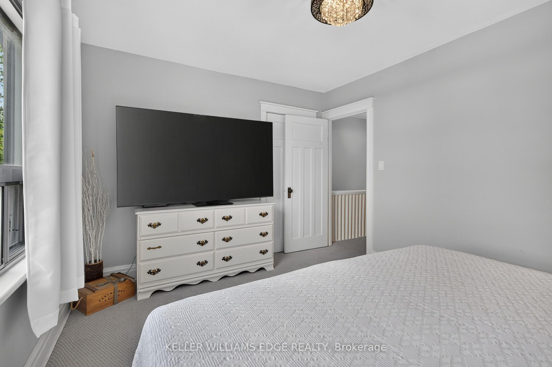 Photo 13 of 147 Melrose Avenue N, Hamilton, Stipley — HOMEH