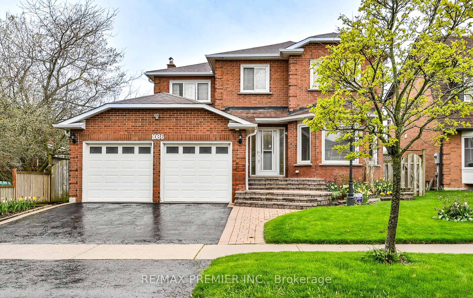 Front of 1086 Shoal Point Road S