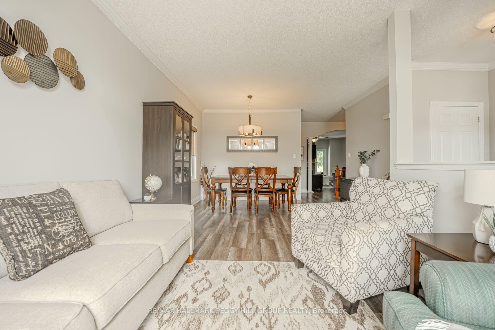 Photo 5 of 2 Purt Court, Barrie, Bayshore — HOMEH