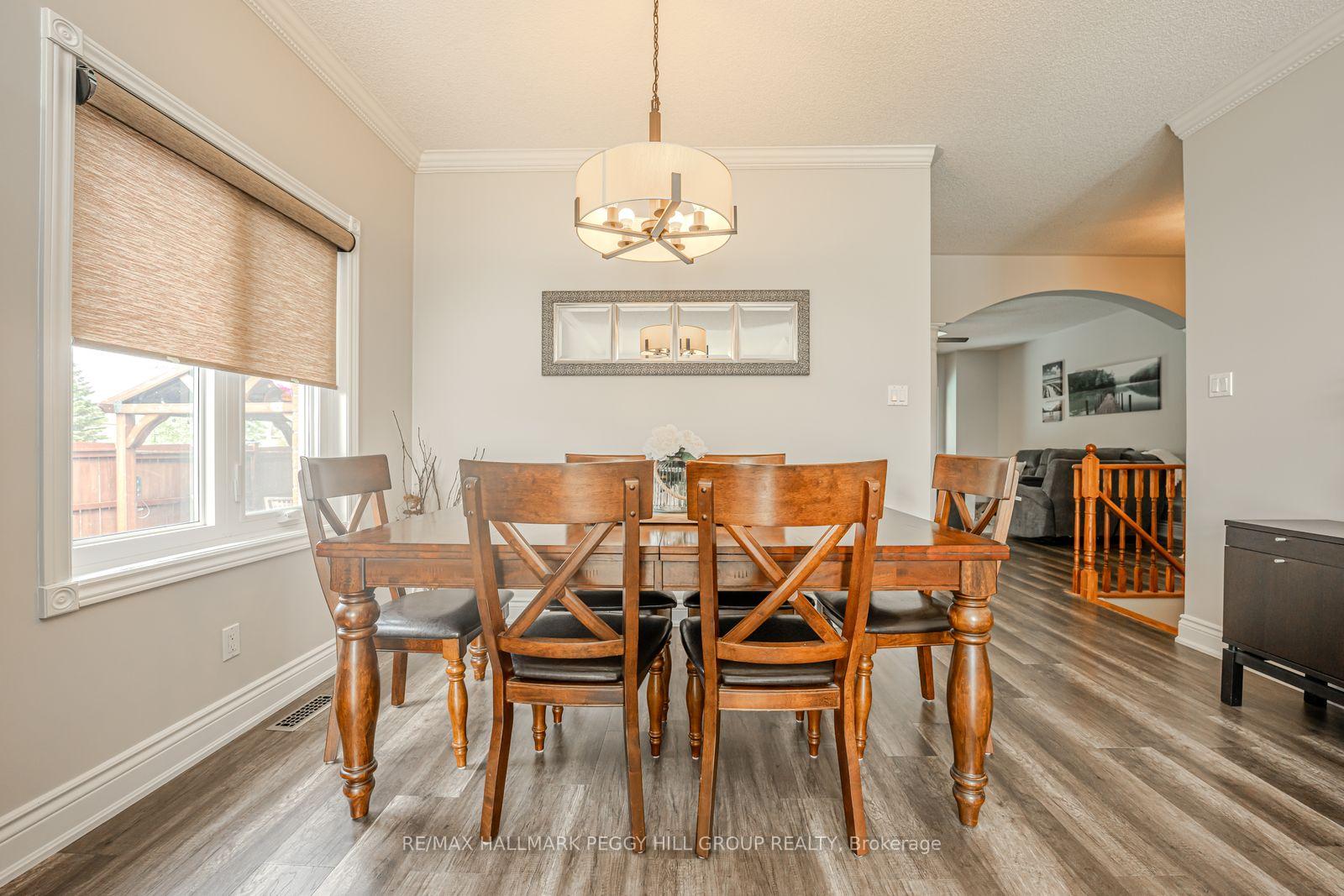 Photo 6 of 2 Purt Court, Barrie, Bayshore — HOMEH