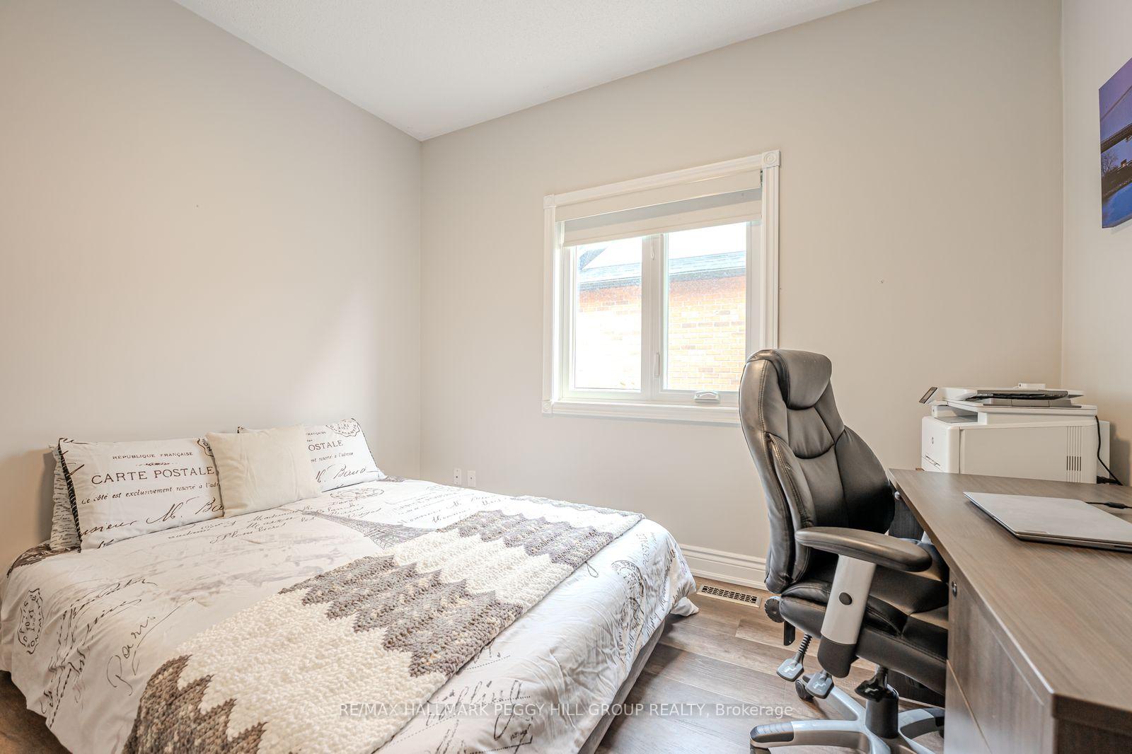 Photo 14 of 2 Purt Court, Barrie, Bayshore — HOMEH