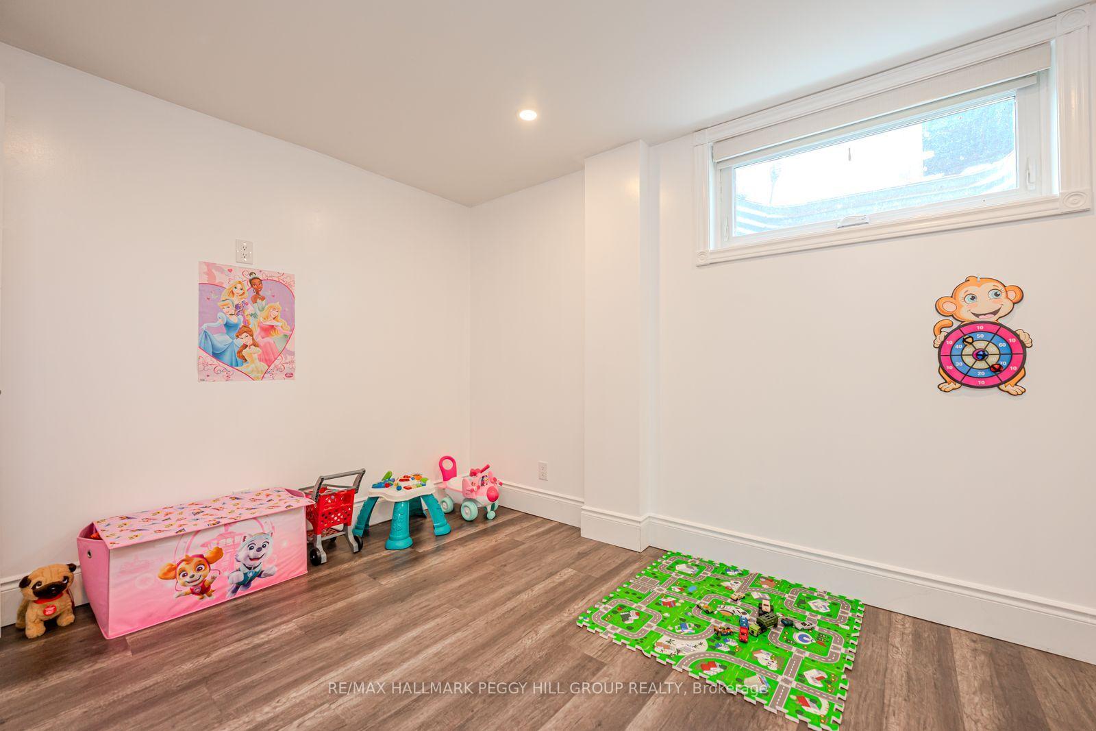 Photo 23 of 2 Purt Court, Barrie, Bayshore — HOMEH