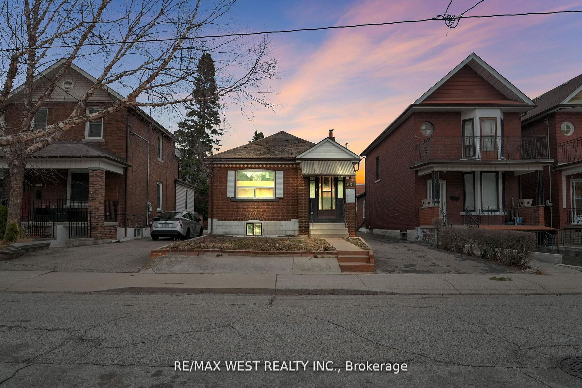 Front of 661 Beresford Avenue