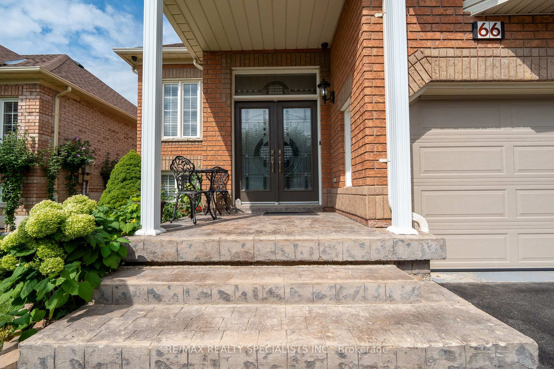 Photo 3 of 66 Ryegrass Crescent, Brampton, Snelgrove — HOMEH