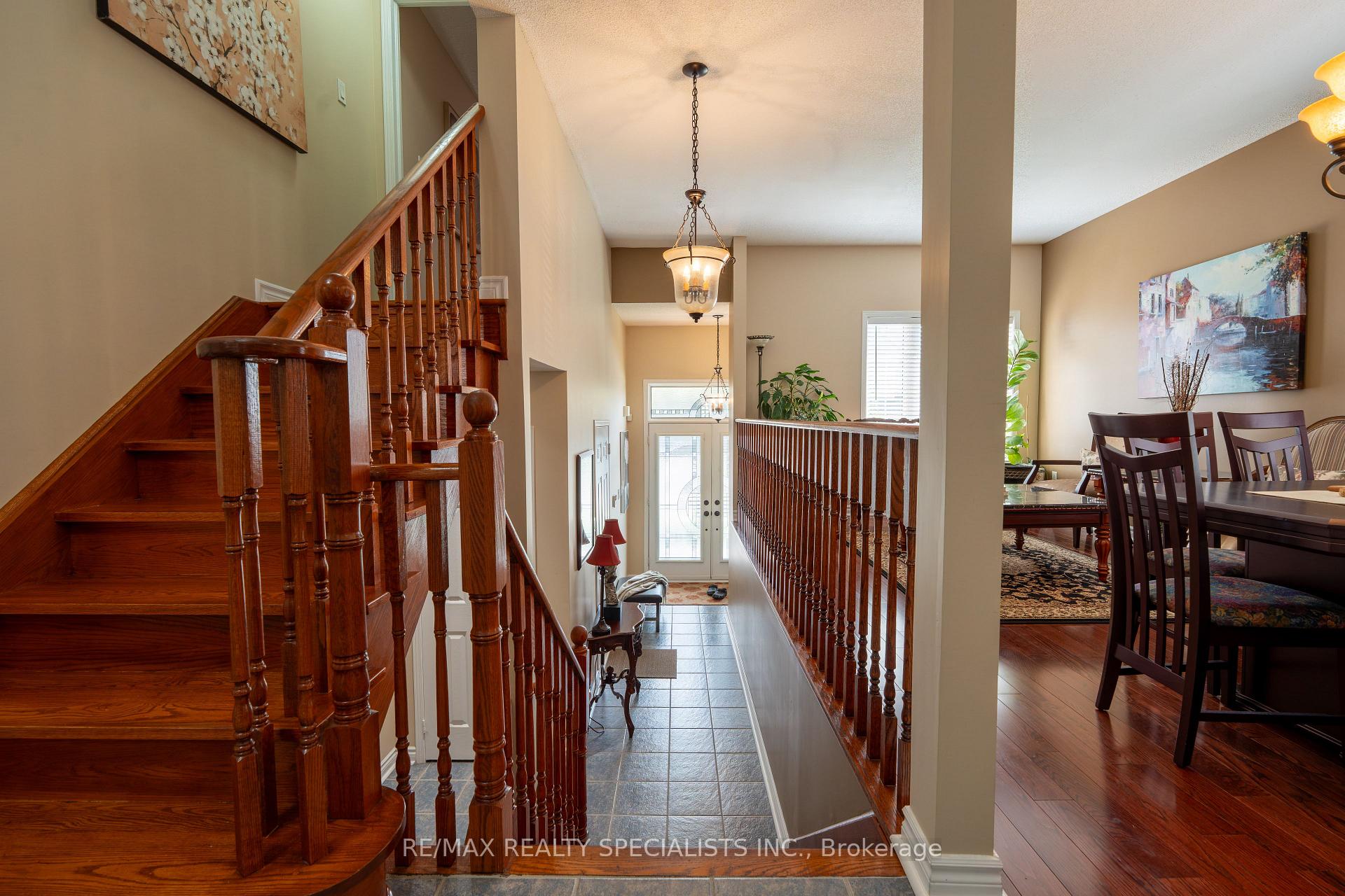 Photo 13 of 66 Ryegrass Crescent, Brampton, Snelgrove — HOMEH