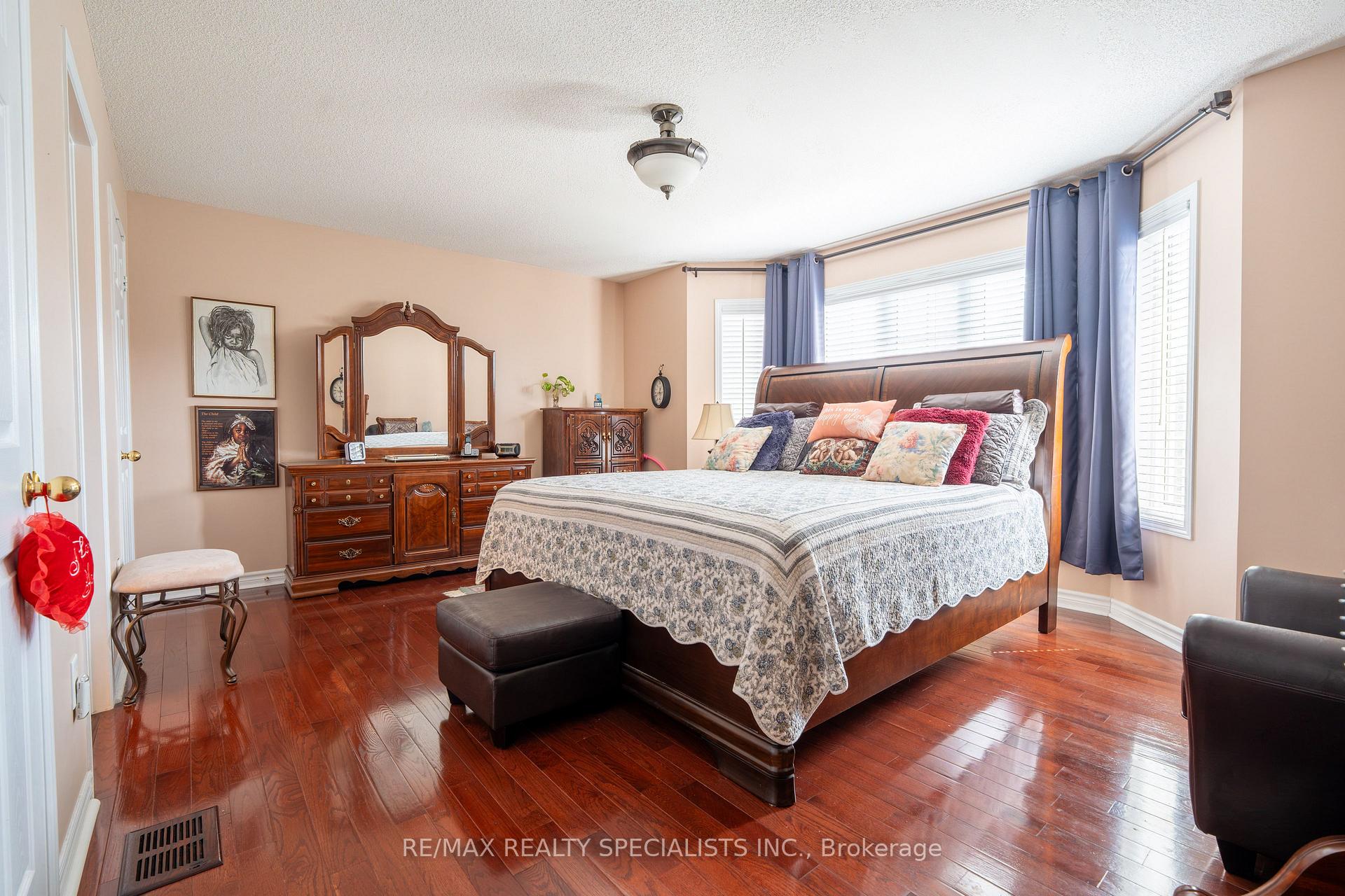 Photo 18 of 66 Ryegrass Crescent, Brampton, Snelgrove — HOMEH