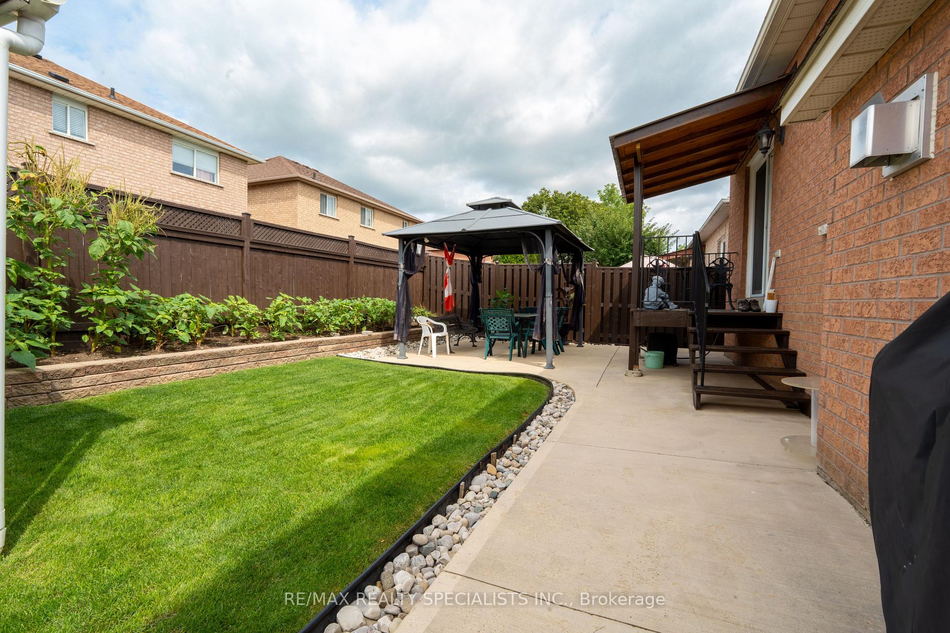 Photo 20 of 66 Ryegrass Crescent, Brampton, Snelgrove — HOMEH