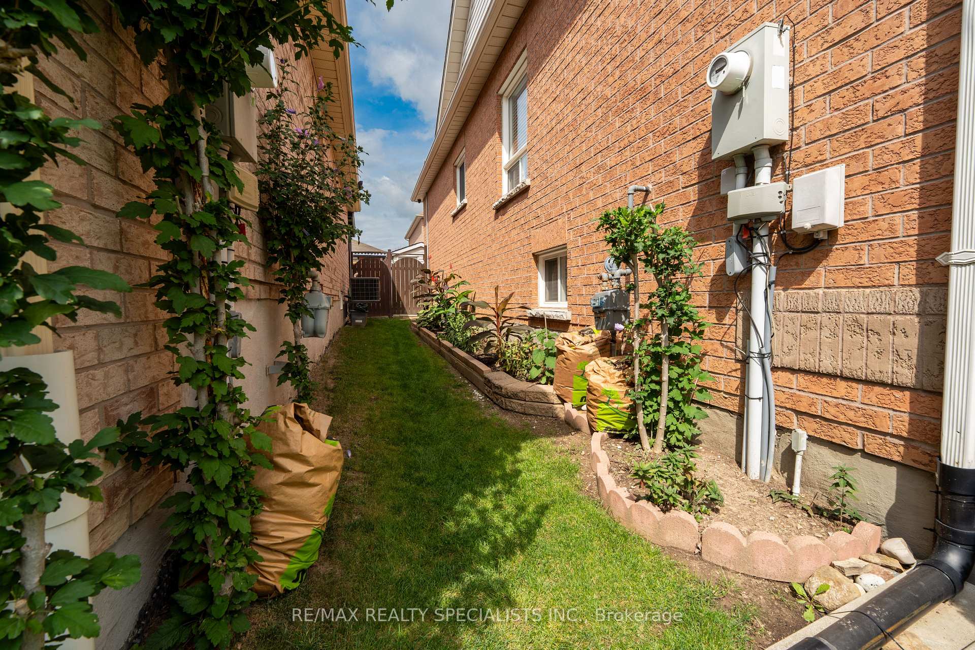 Photo 21 of 66 Ryegrass Crescent, Brampton, Snelgrove — HOMEH