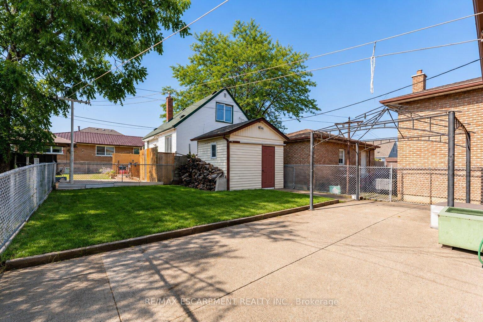 Photo 27 of 1894 Main Street E, Hamilton, McQuesten — HOMEH