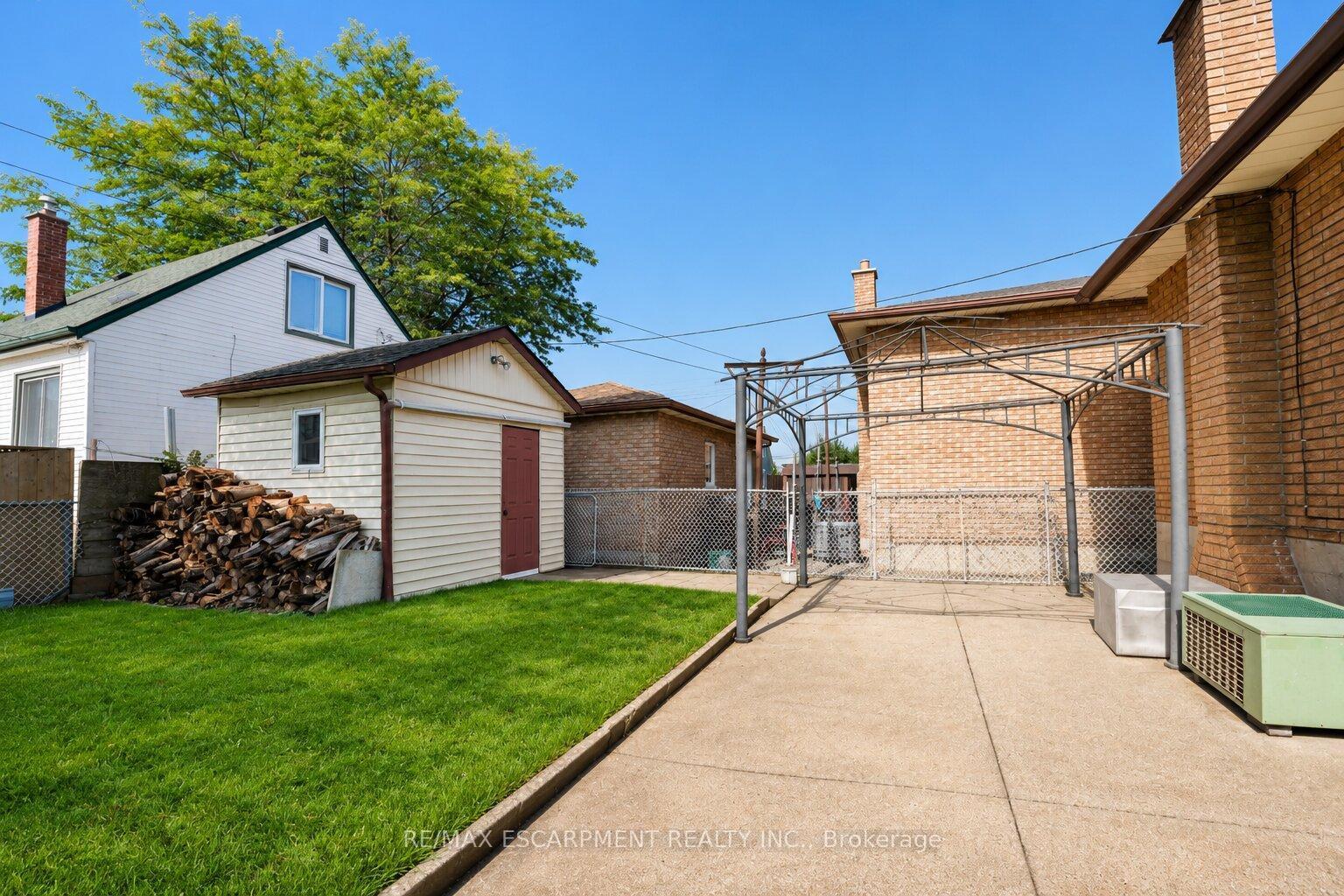 Photo 28 of 1894 Main Street E, Hamilton, McQuesten — HOMEH