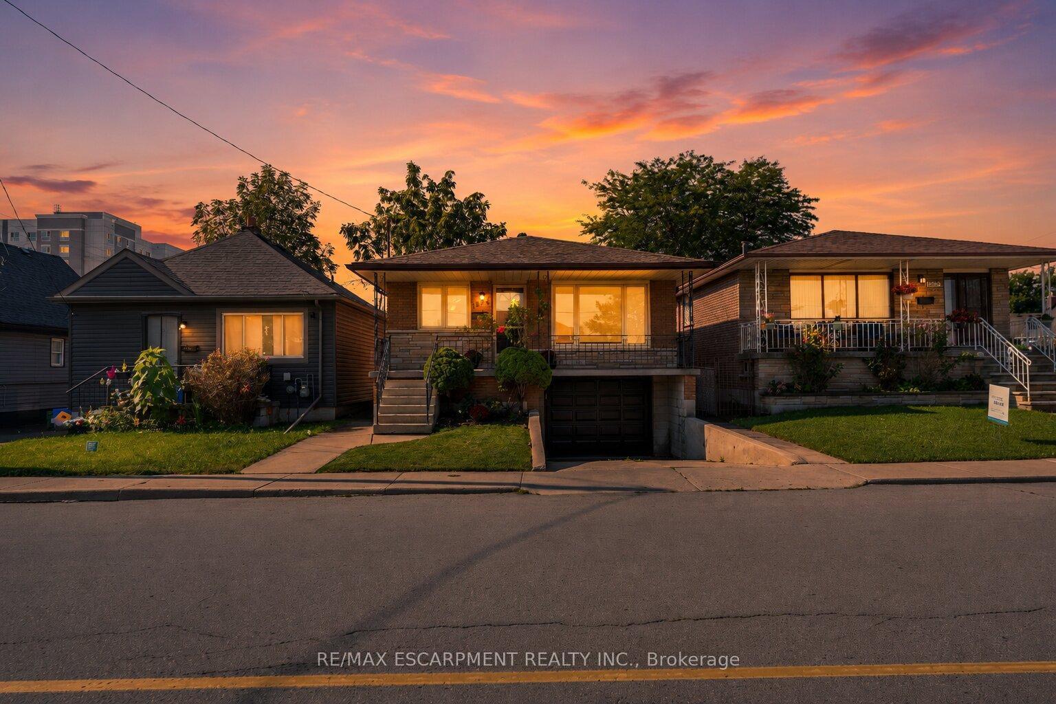 Photo 32 of 1894 Main Street E, Hamilton, McQuesten — HOMEH