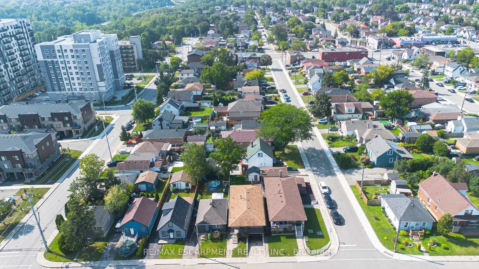 Photo 37 of 1894 Main Street E, Hamilton, McQuesten — HOMEH
